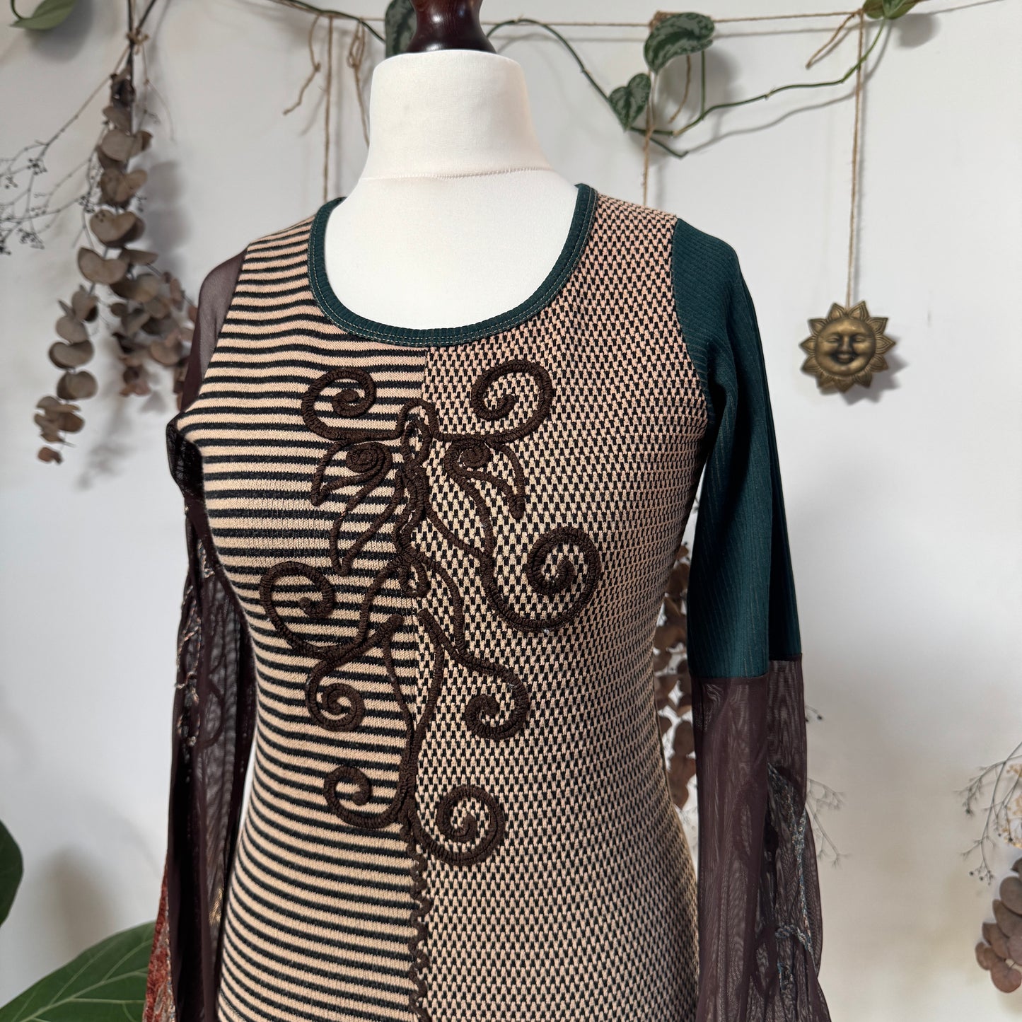 Save the Queen top - size M