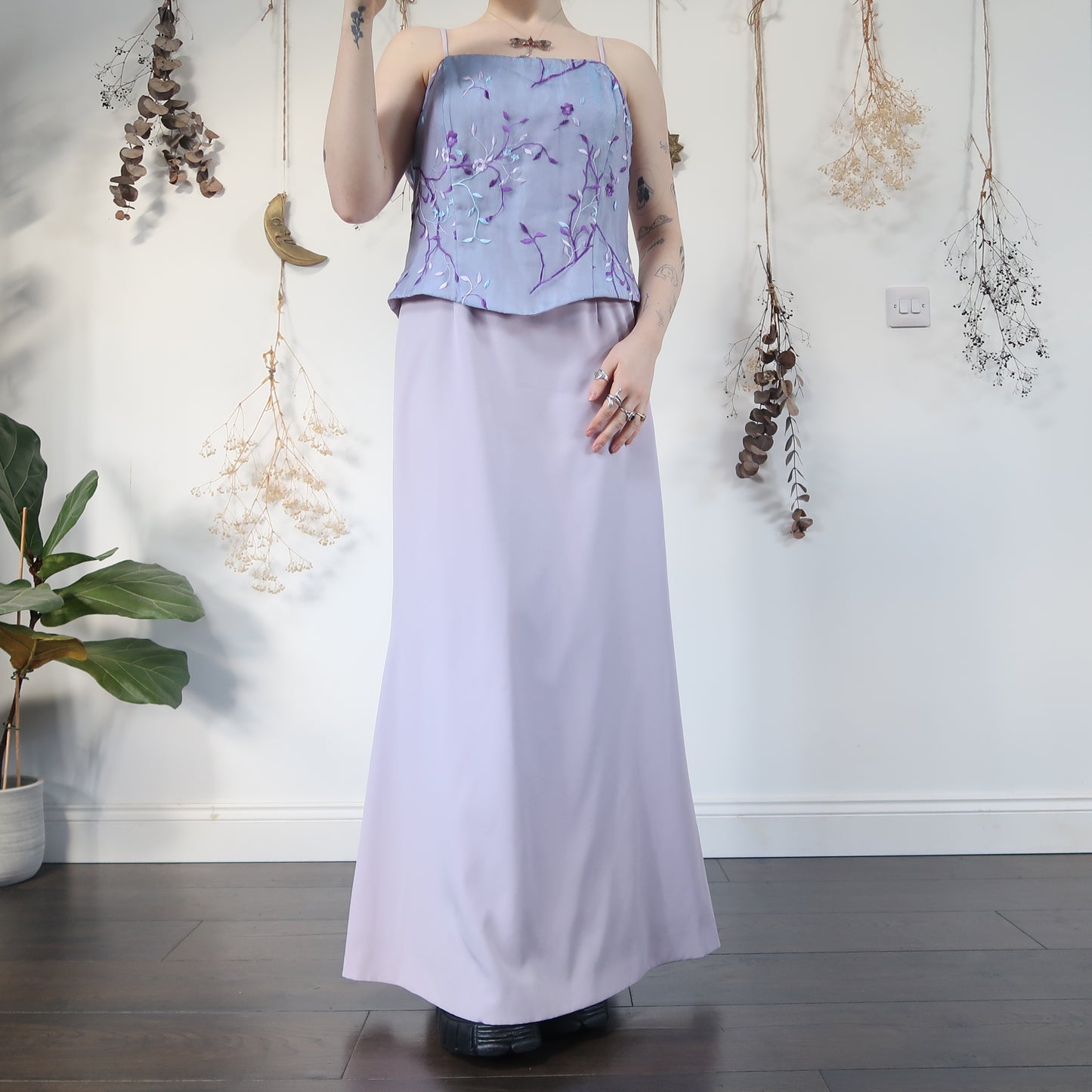 Purple embroidered dress - size L