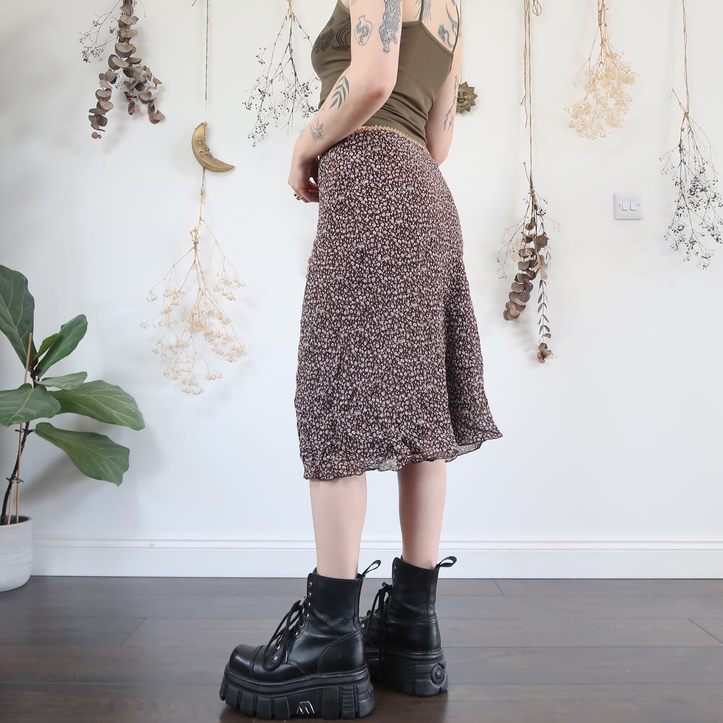 Brown floral skirit - size L