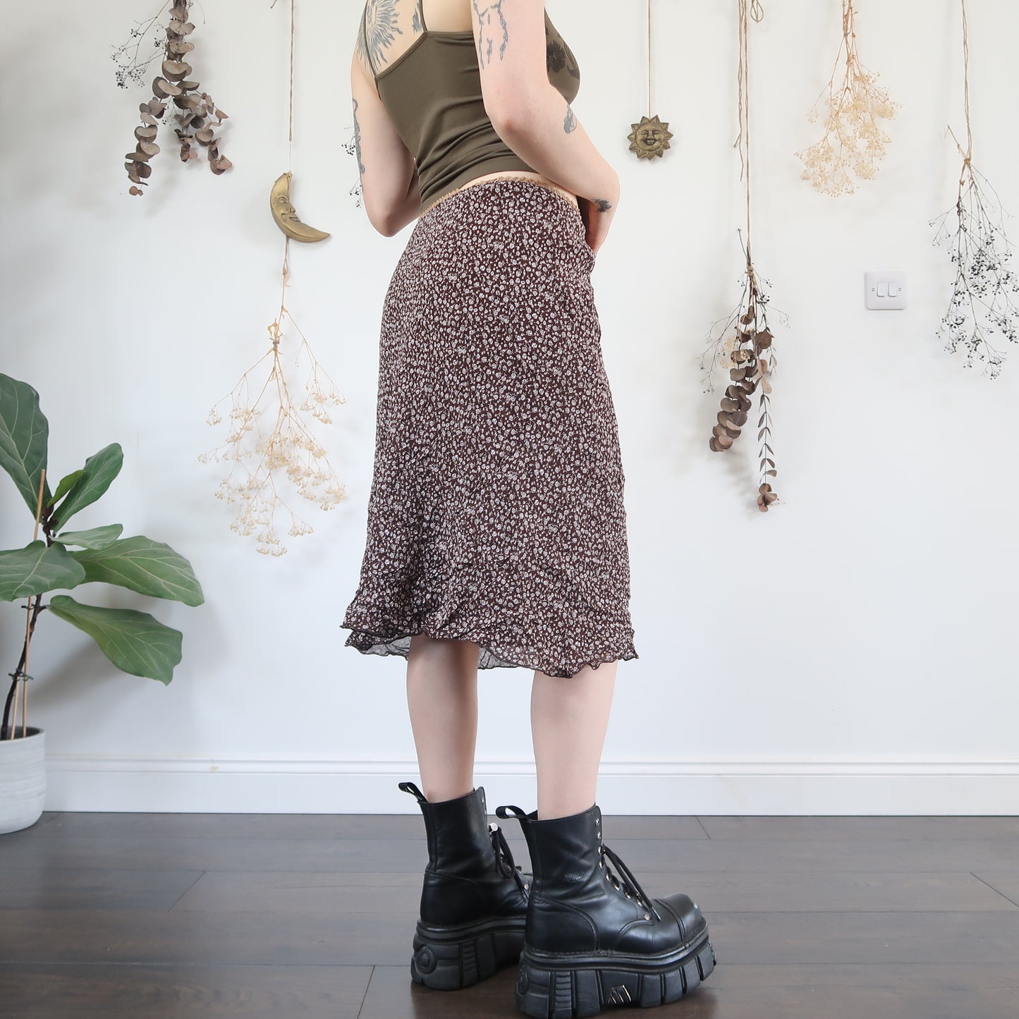 Brown floral skirit - size L