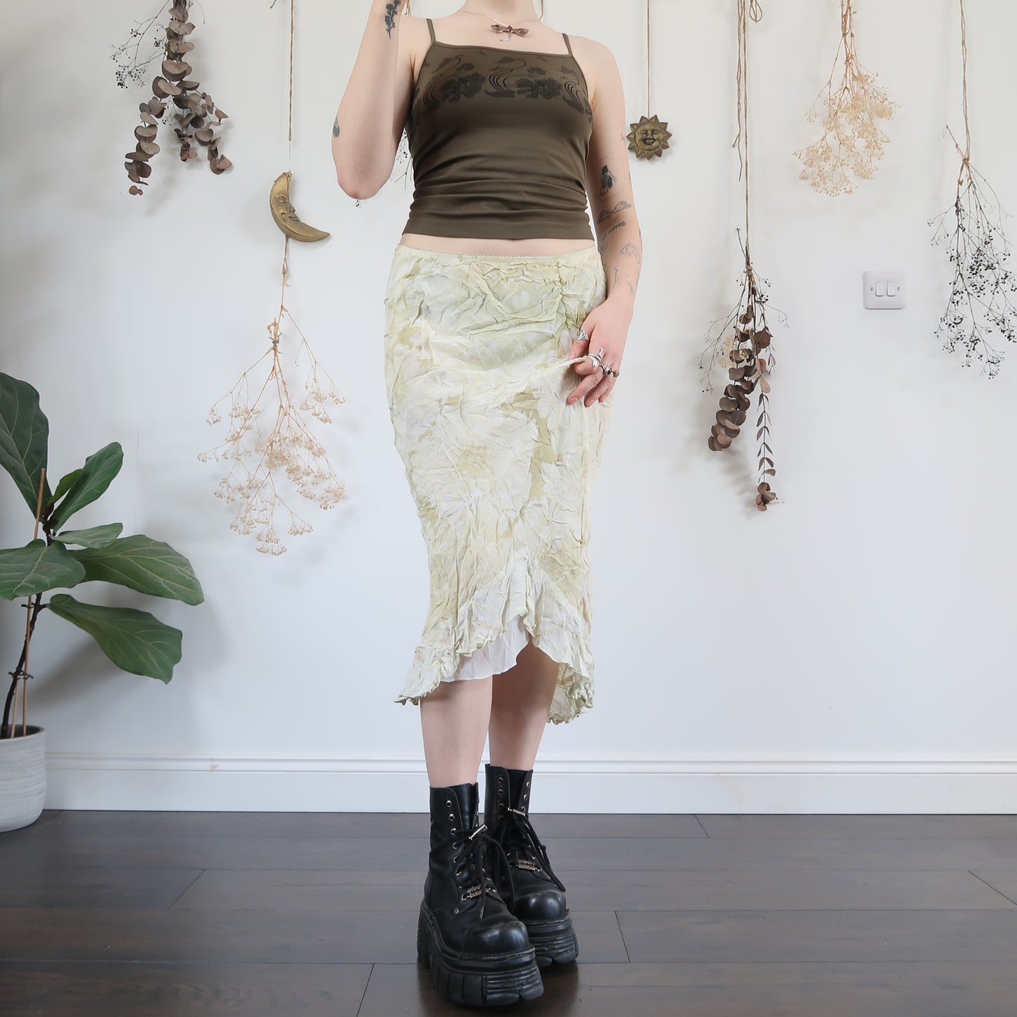 Green floral skirt - size M/L