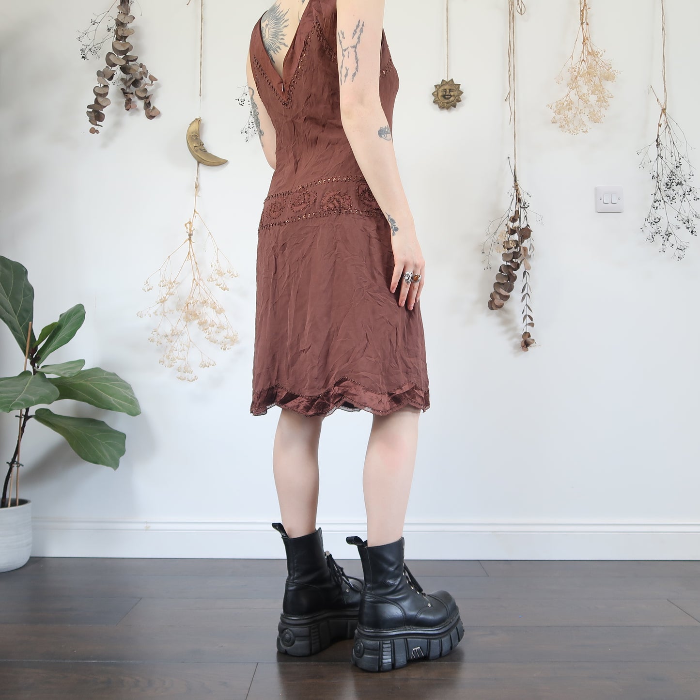 Brown midi dress - size M
