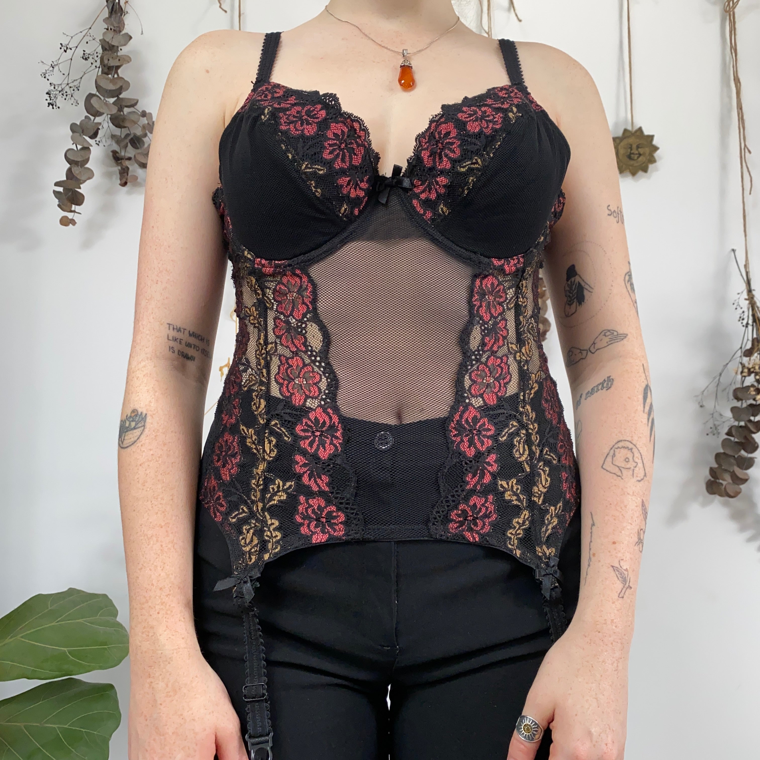 Red and black corset - size S – ofearthvintage