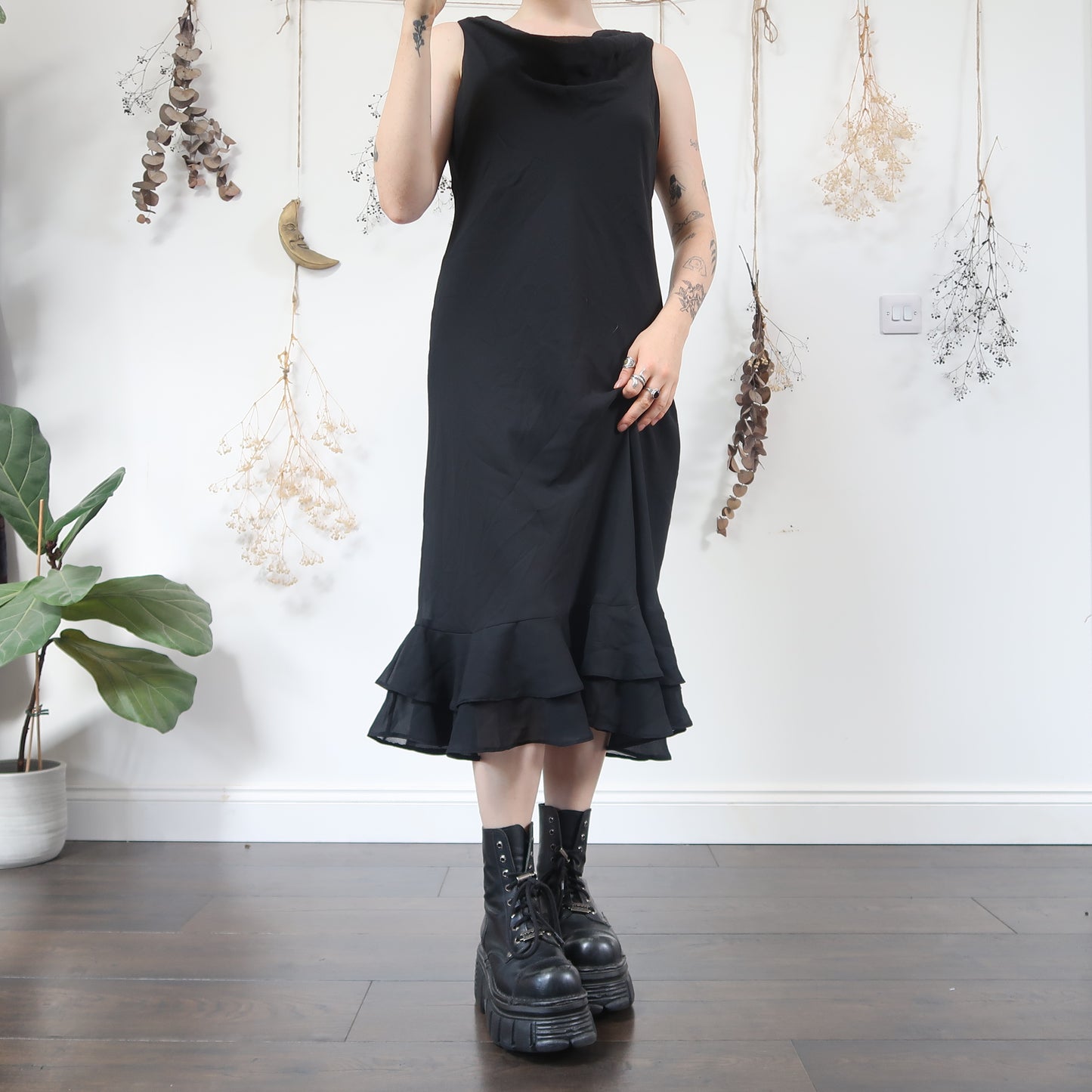 Black dress - size L
