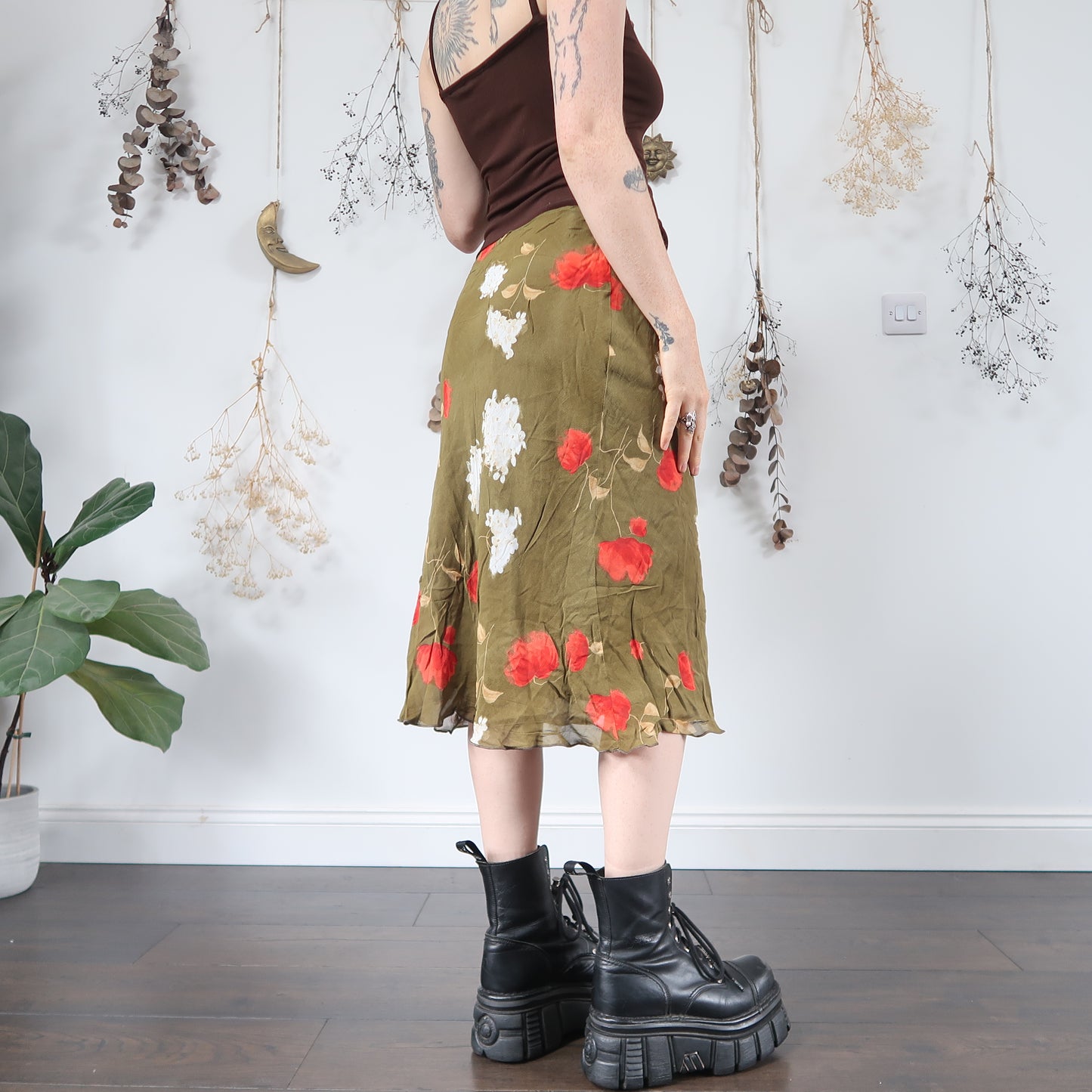 Olive floral skirt - size M/L