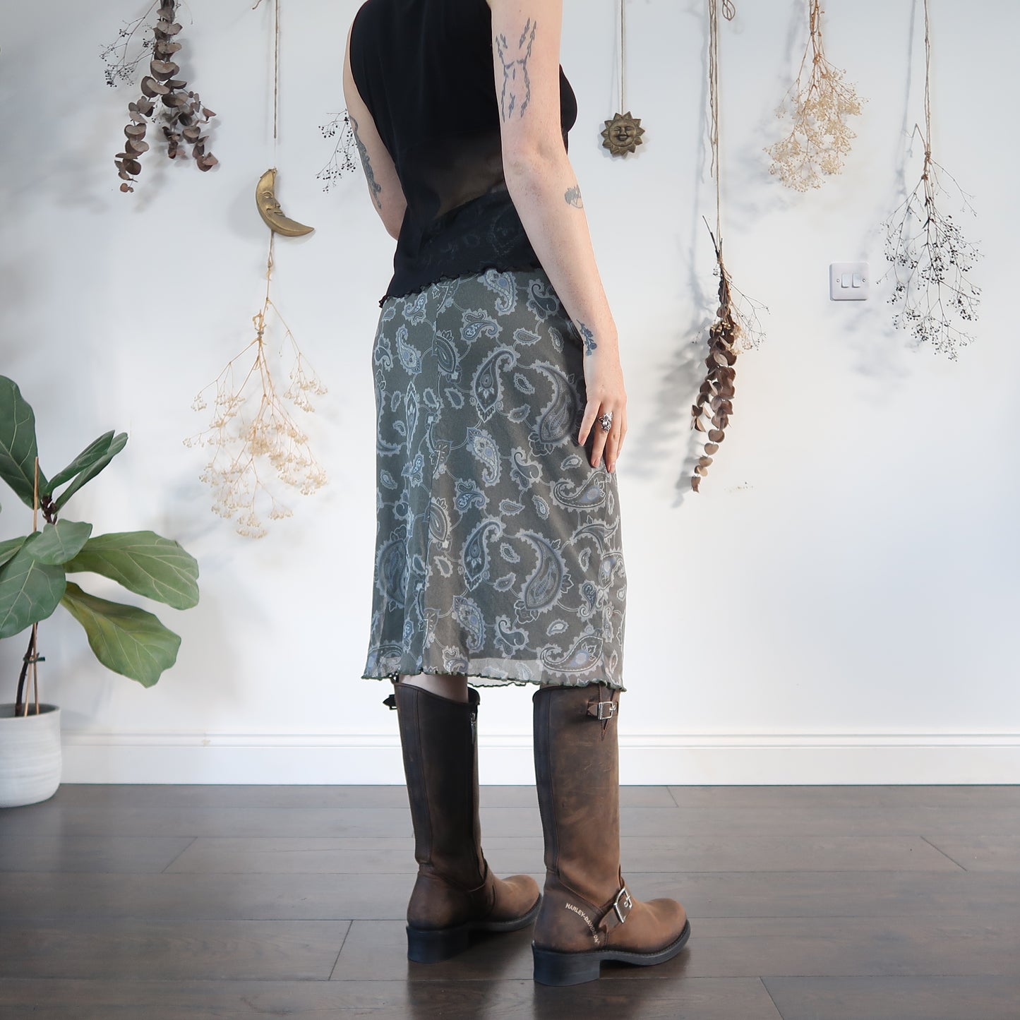 Khaki mesh skirt - size M