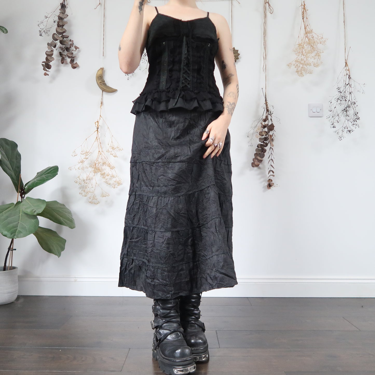 Black tiered skirt - size M