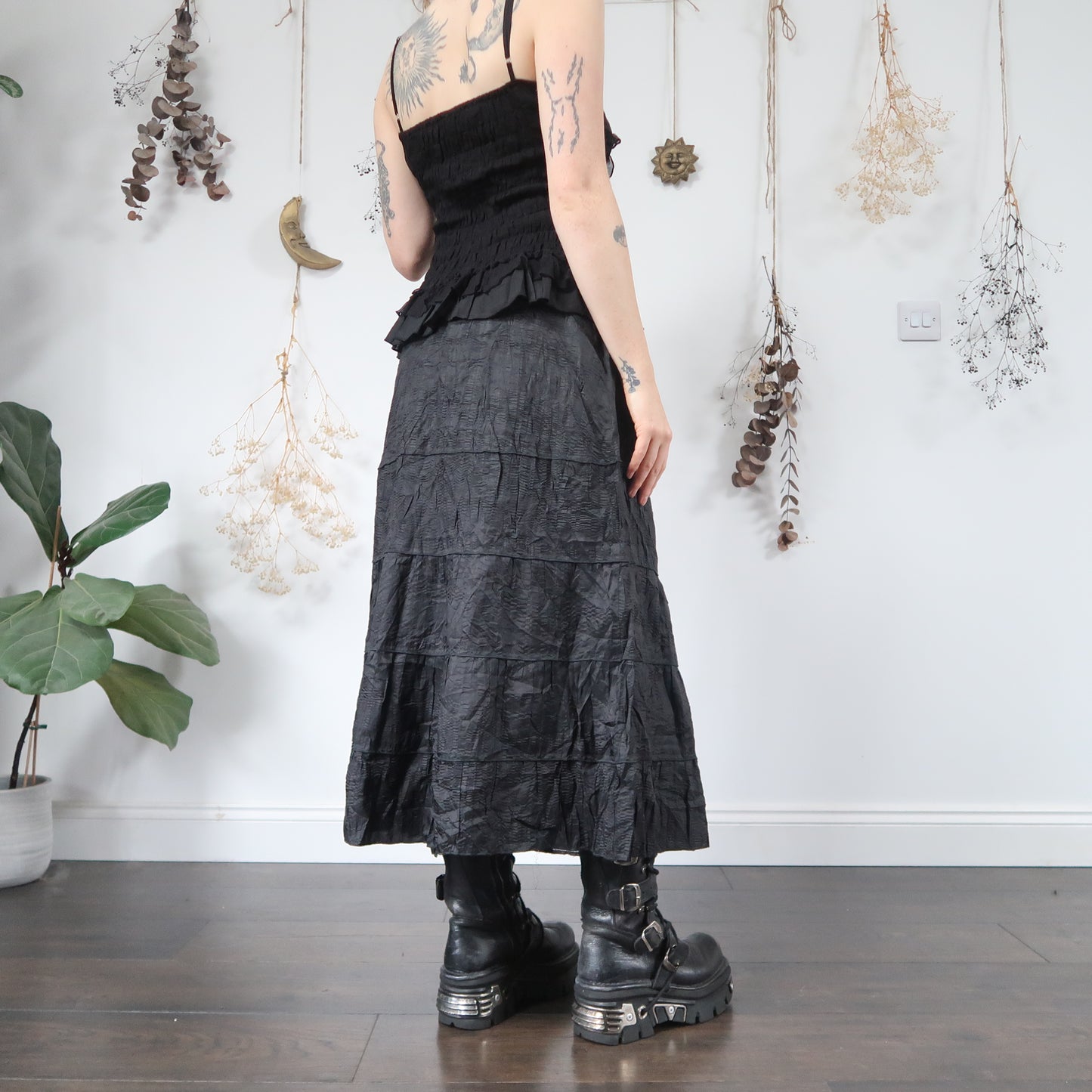 Black tiered skirt - size M