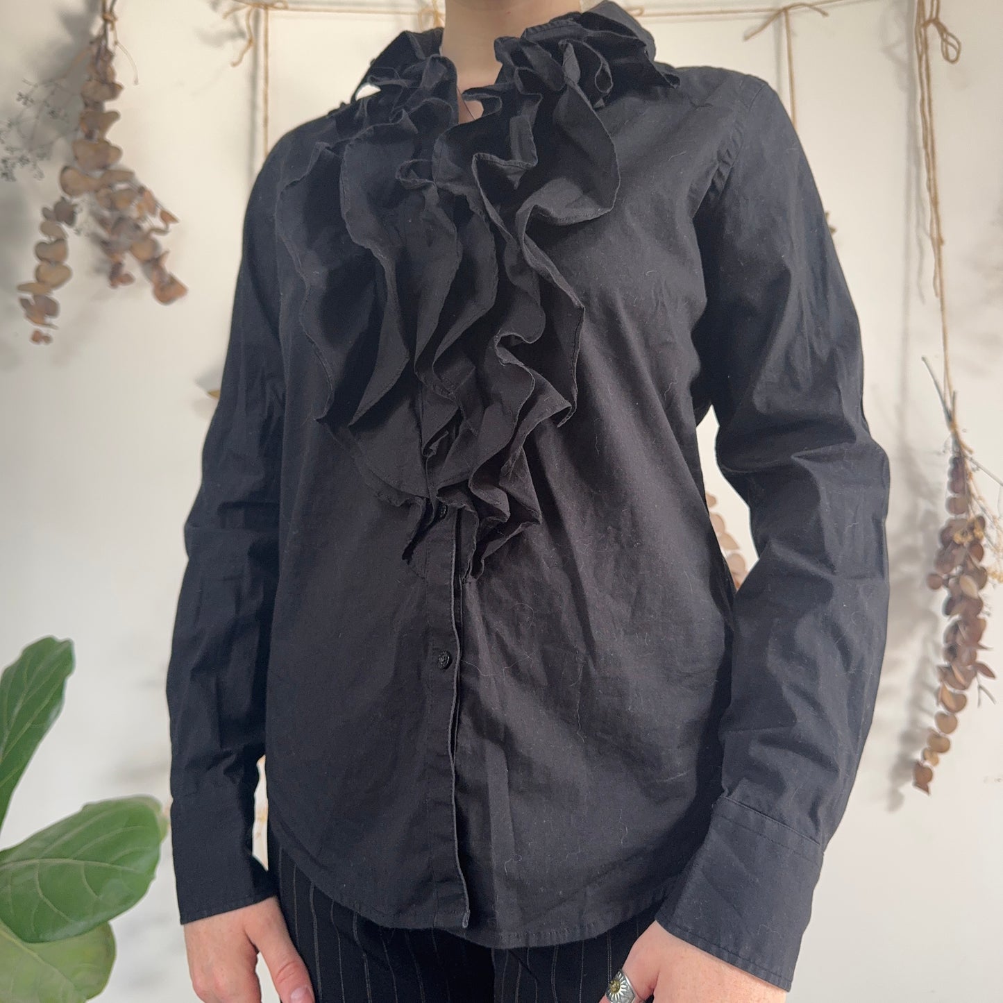 Black ruffle shirt - size M