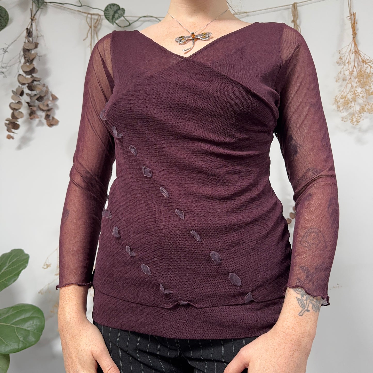 Plum mesh top - size L