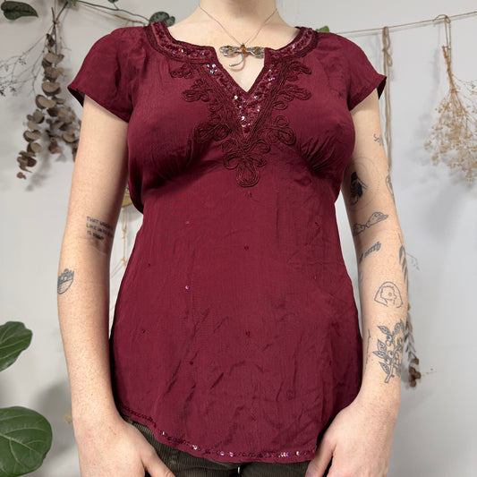 Burgundy top - size M