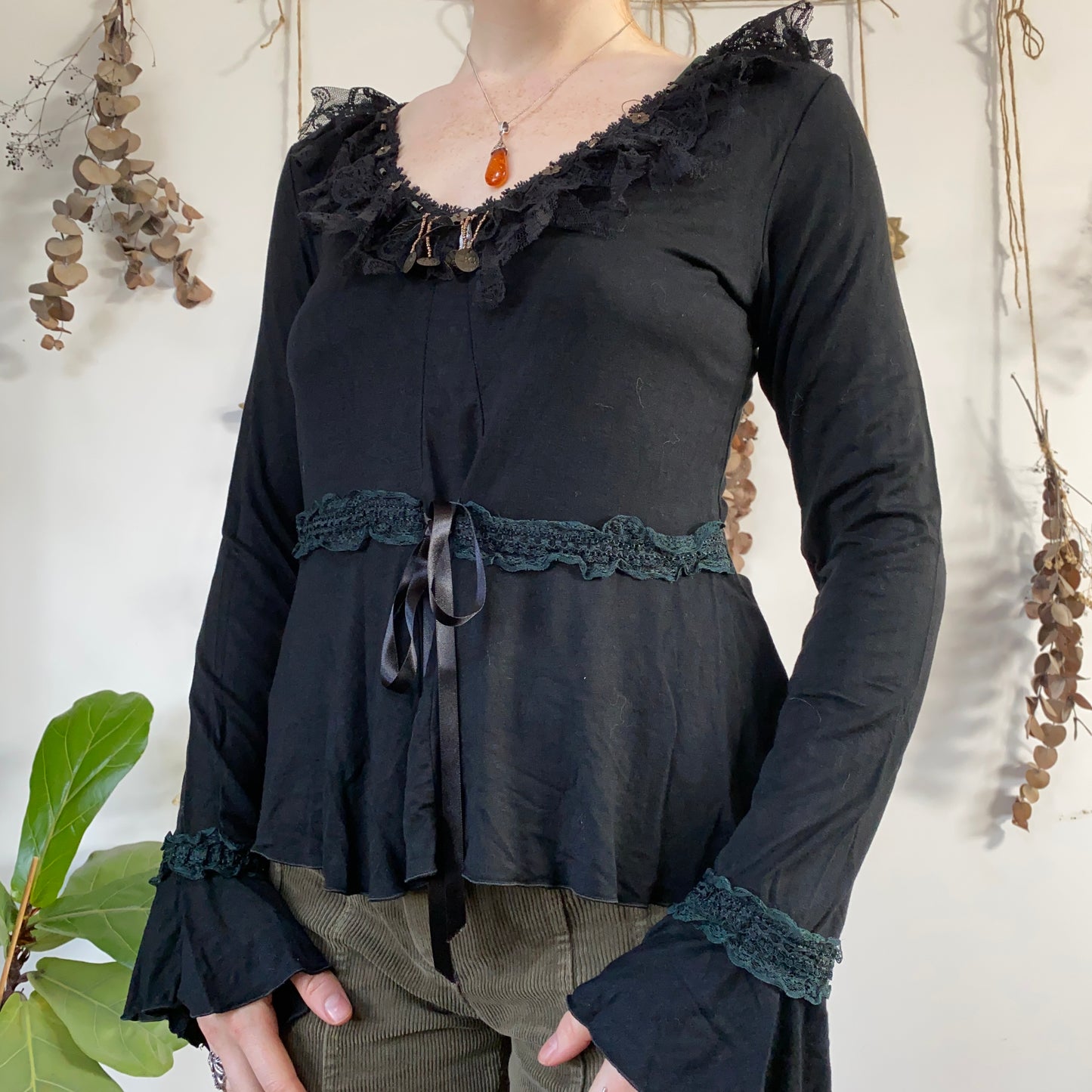 Black lace ruffle top - size M/L