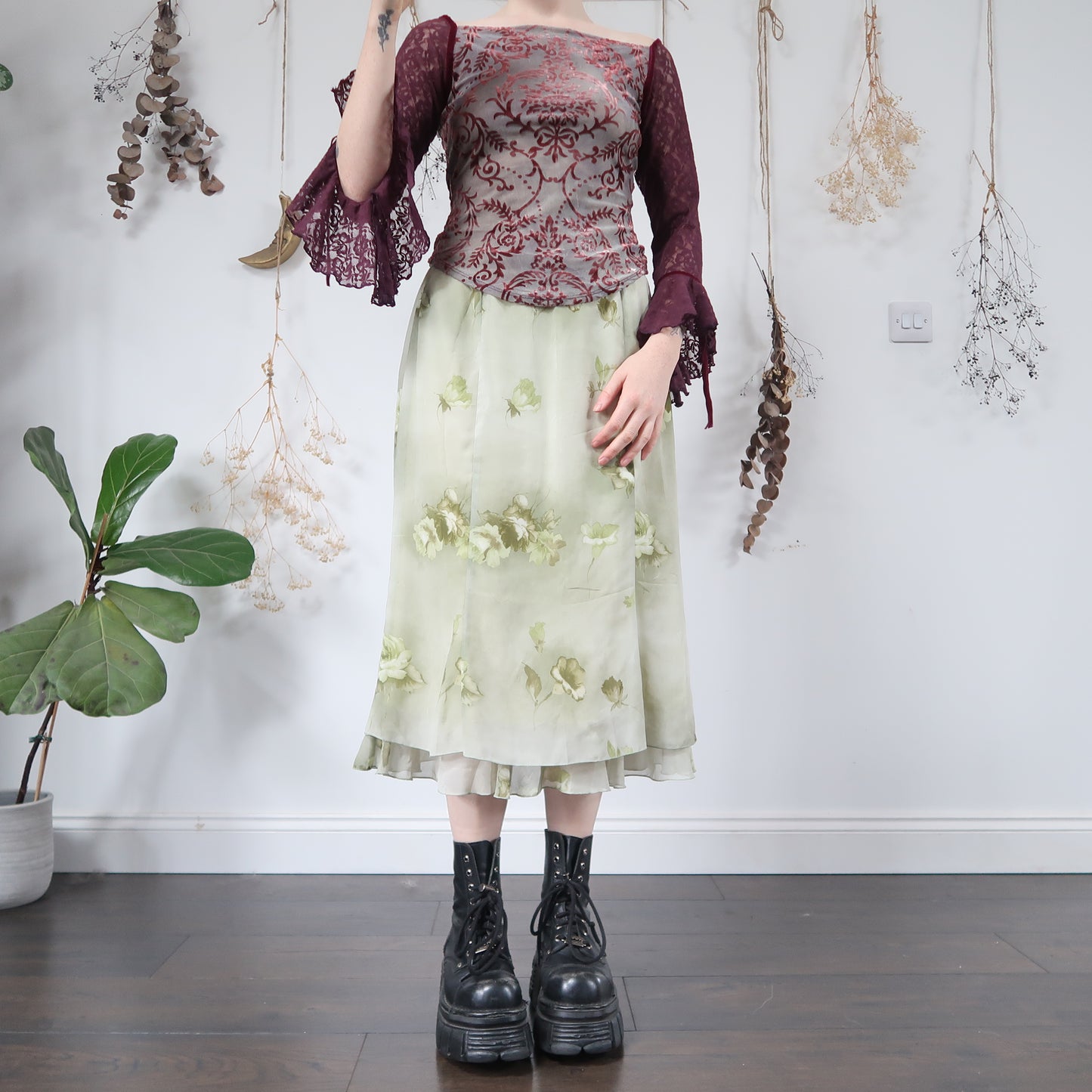Green floral skirt - size M
