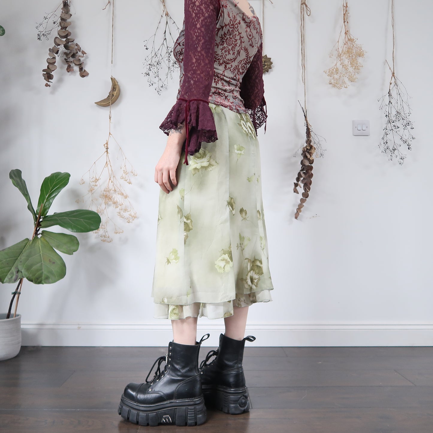 Green floral skirt - size M