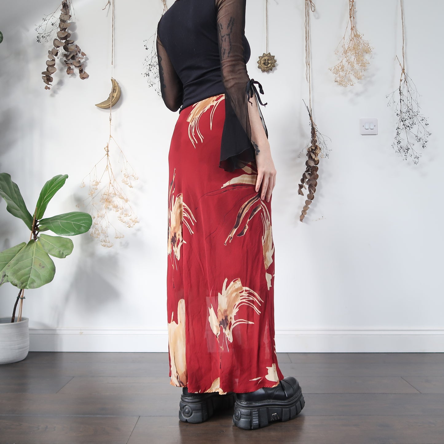 Red floral skirt - size M