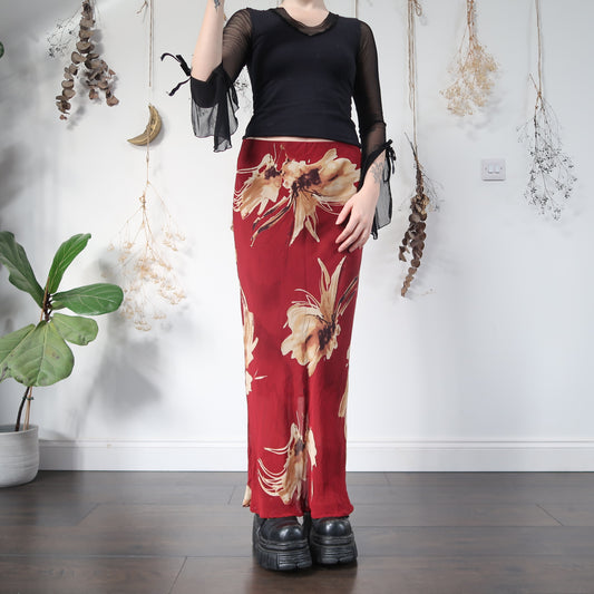 Red floral skirt - size M
