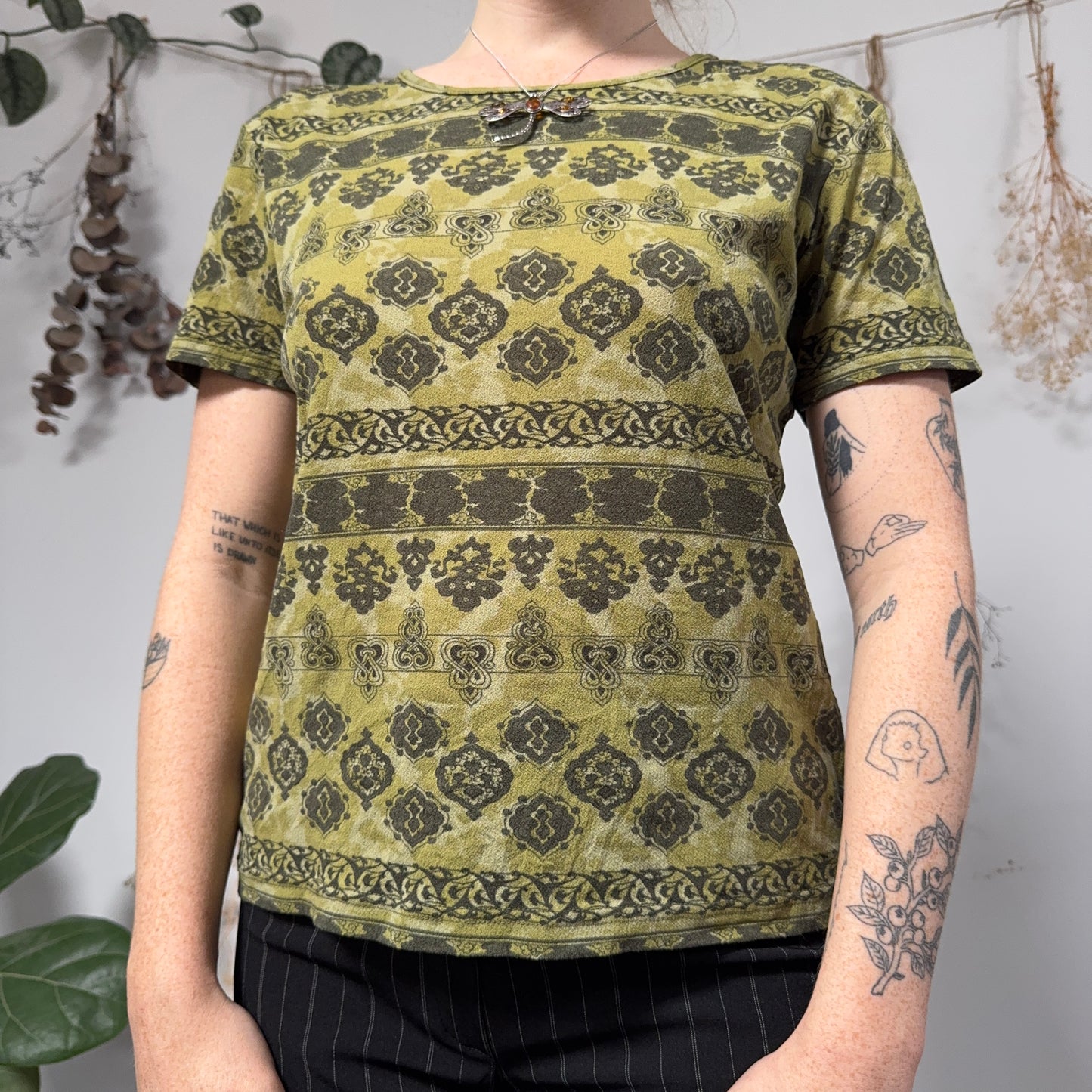 Green tshirt - size M/L