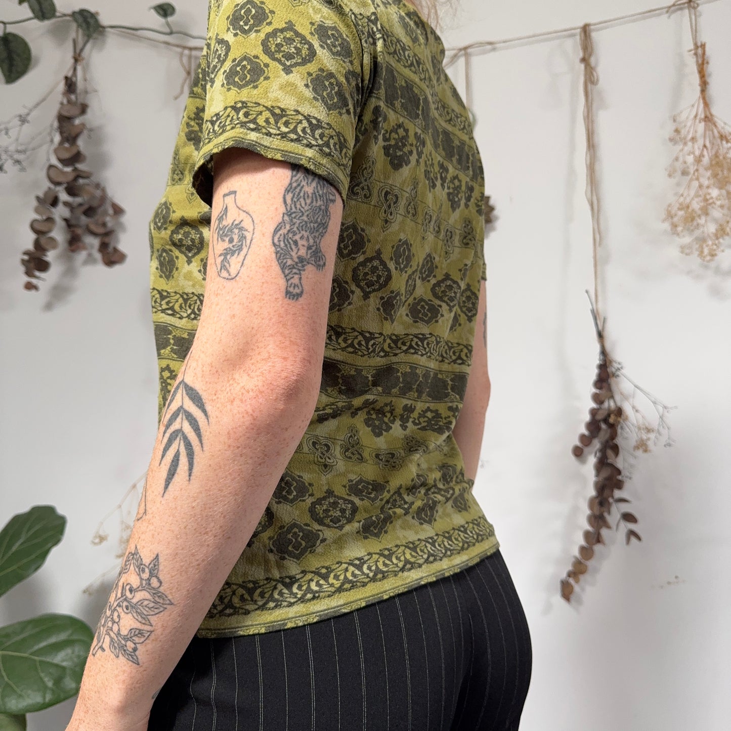 Green tshirt - size M/L