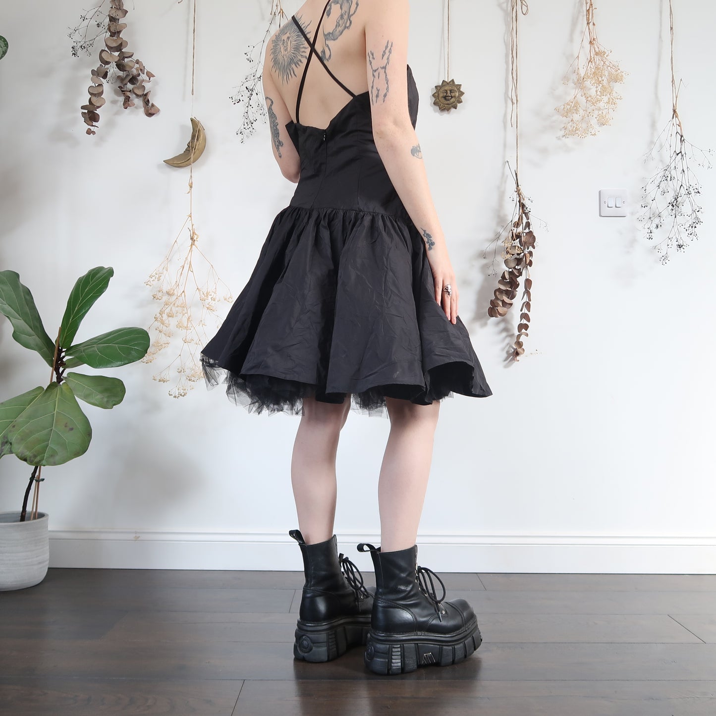 Black pouf dress - size L