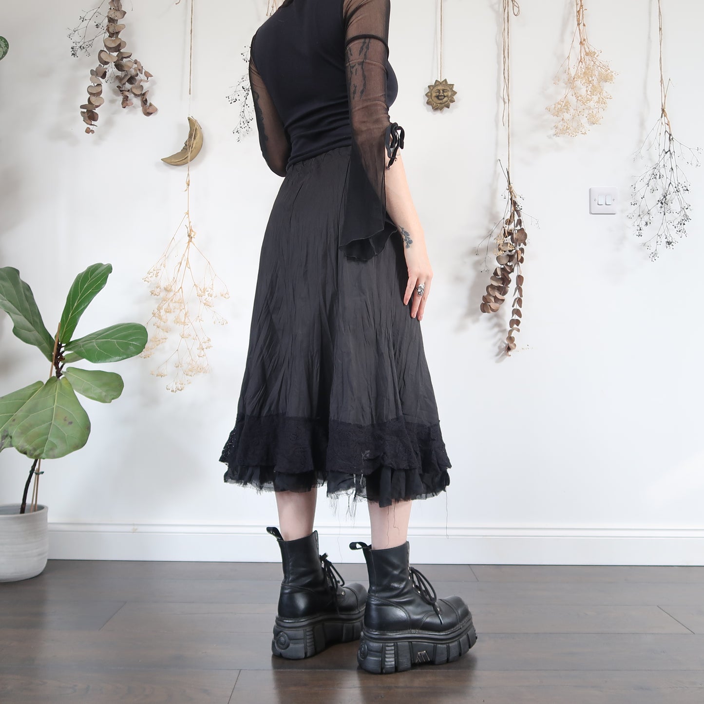 Black midi skirt - size S/M