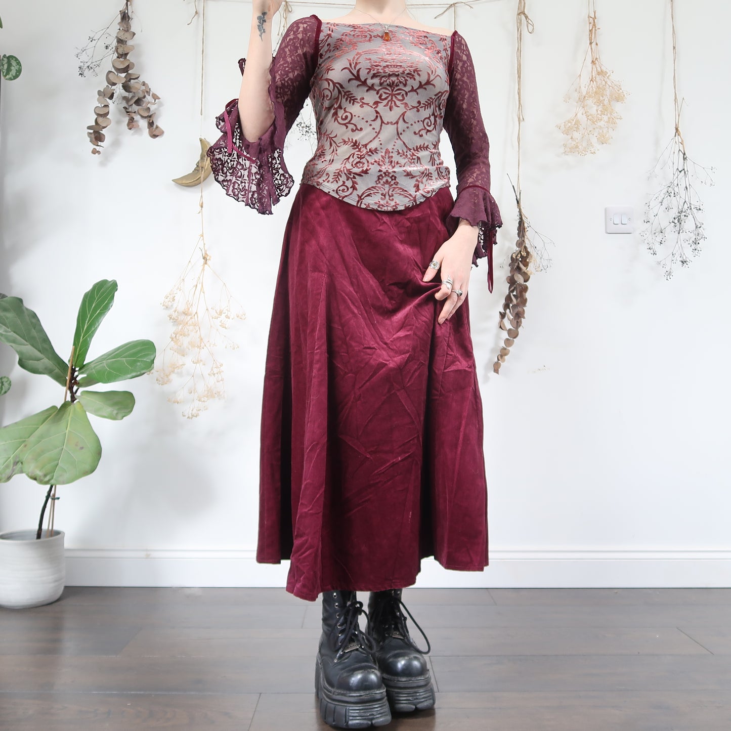 Berry corduroy skirt - size M