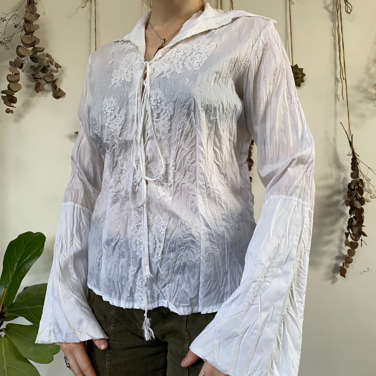 White lace up shirt - size M/L