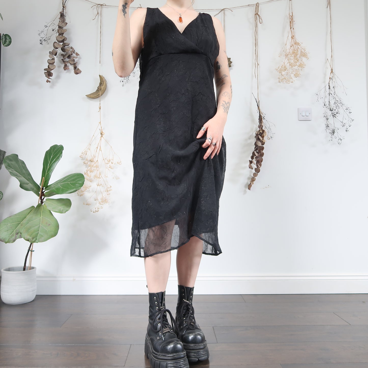 Black midi dress - size L
