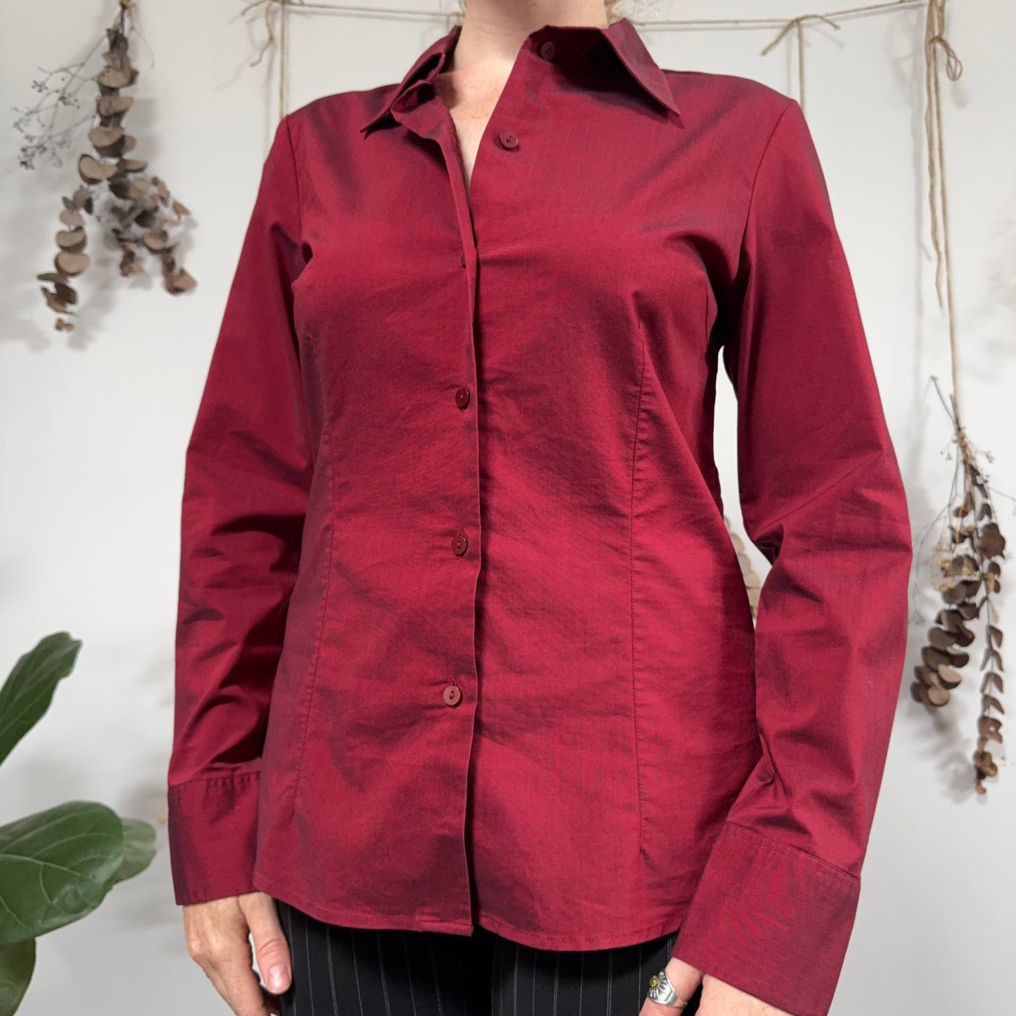 Red two tone shirt - size M