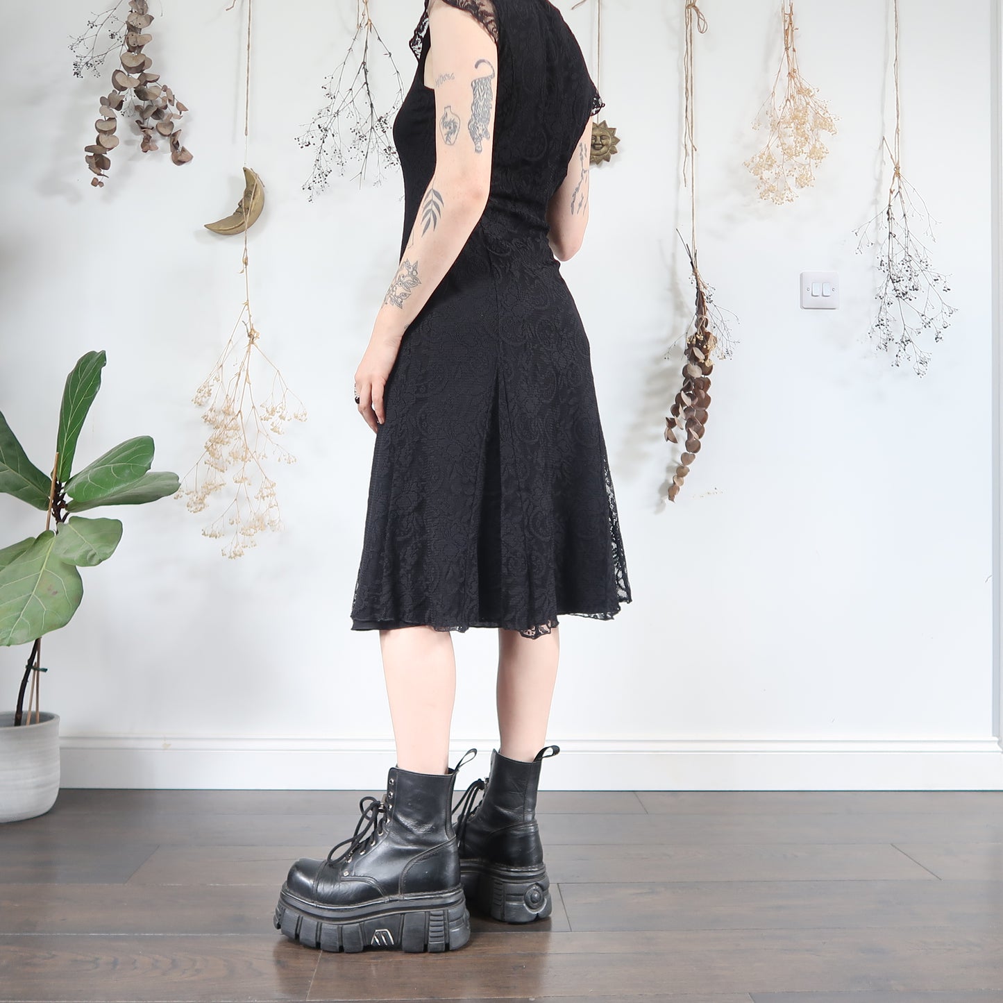 Black lace dress - size M