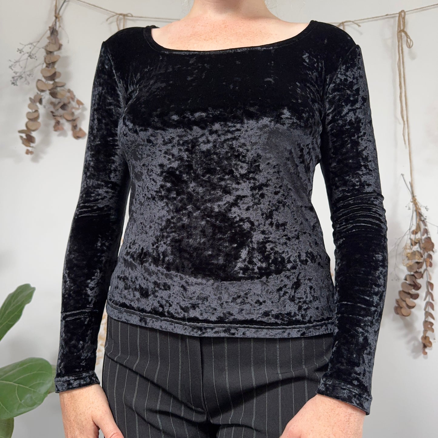 Black velvet top - size S/M