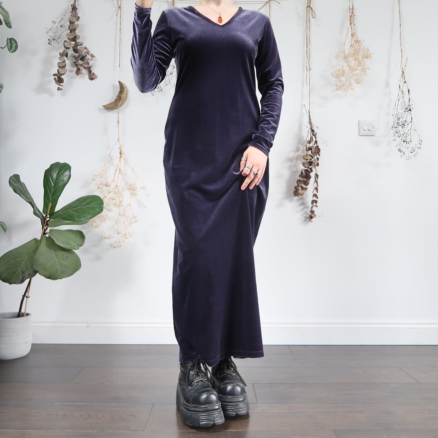 Velvet long sleeve dress - size M/L