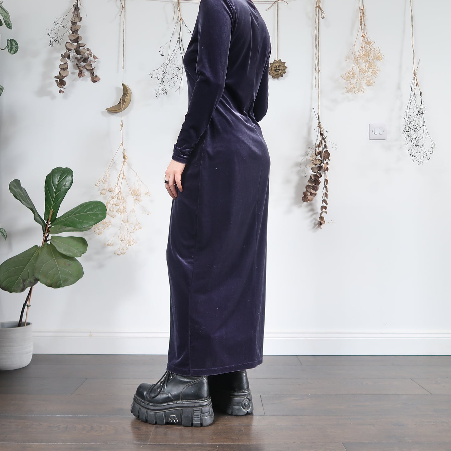 Velvet long sleeve dress - size M/L