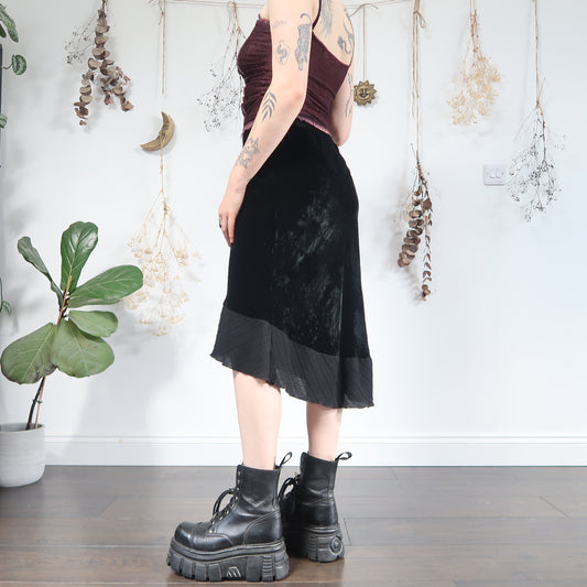 Black velvet midi skirt - size M