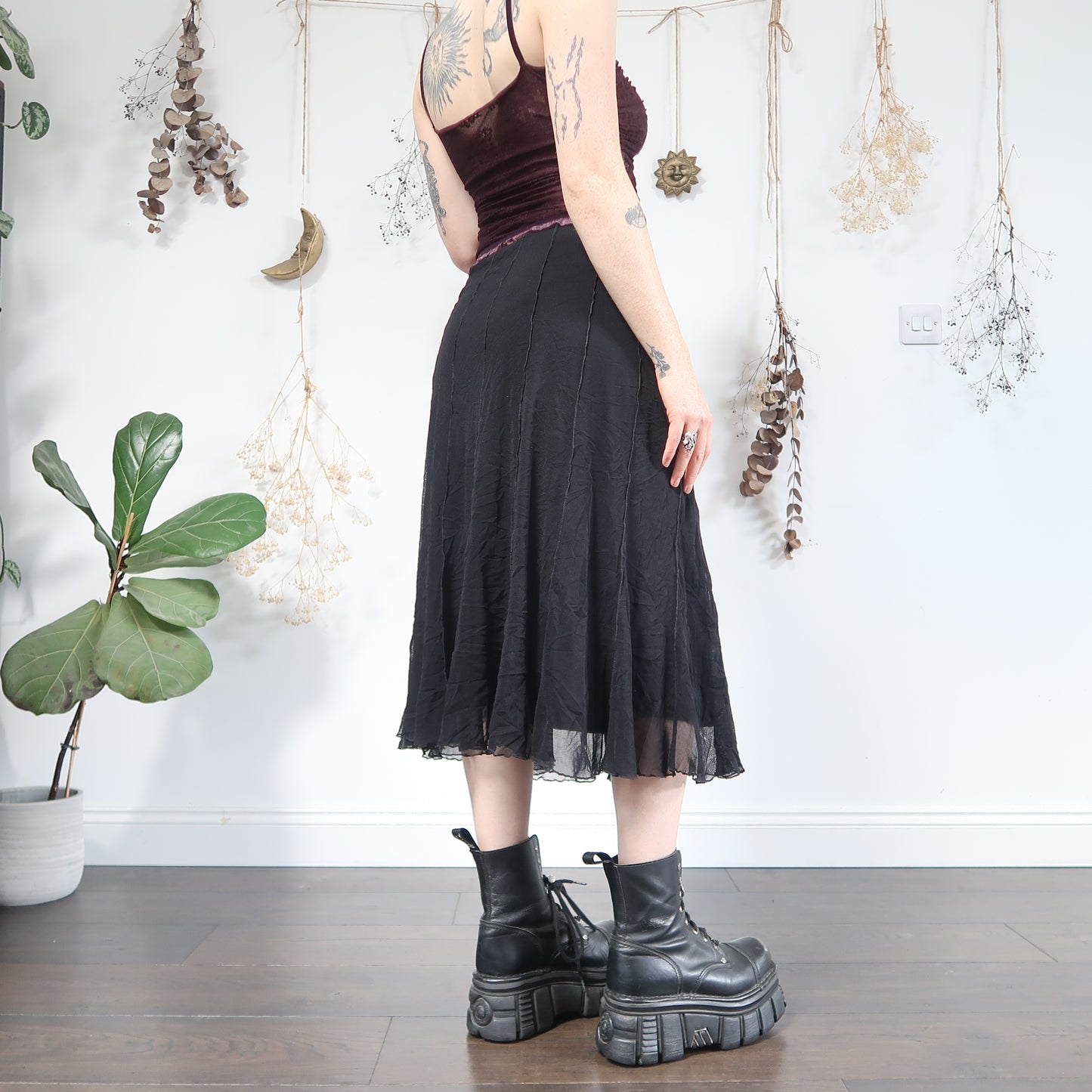 Black mesh midi skirt - size M