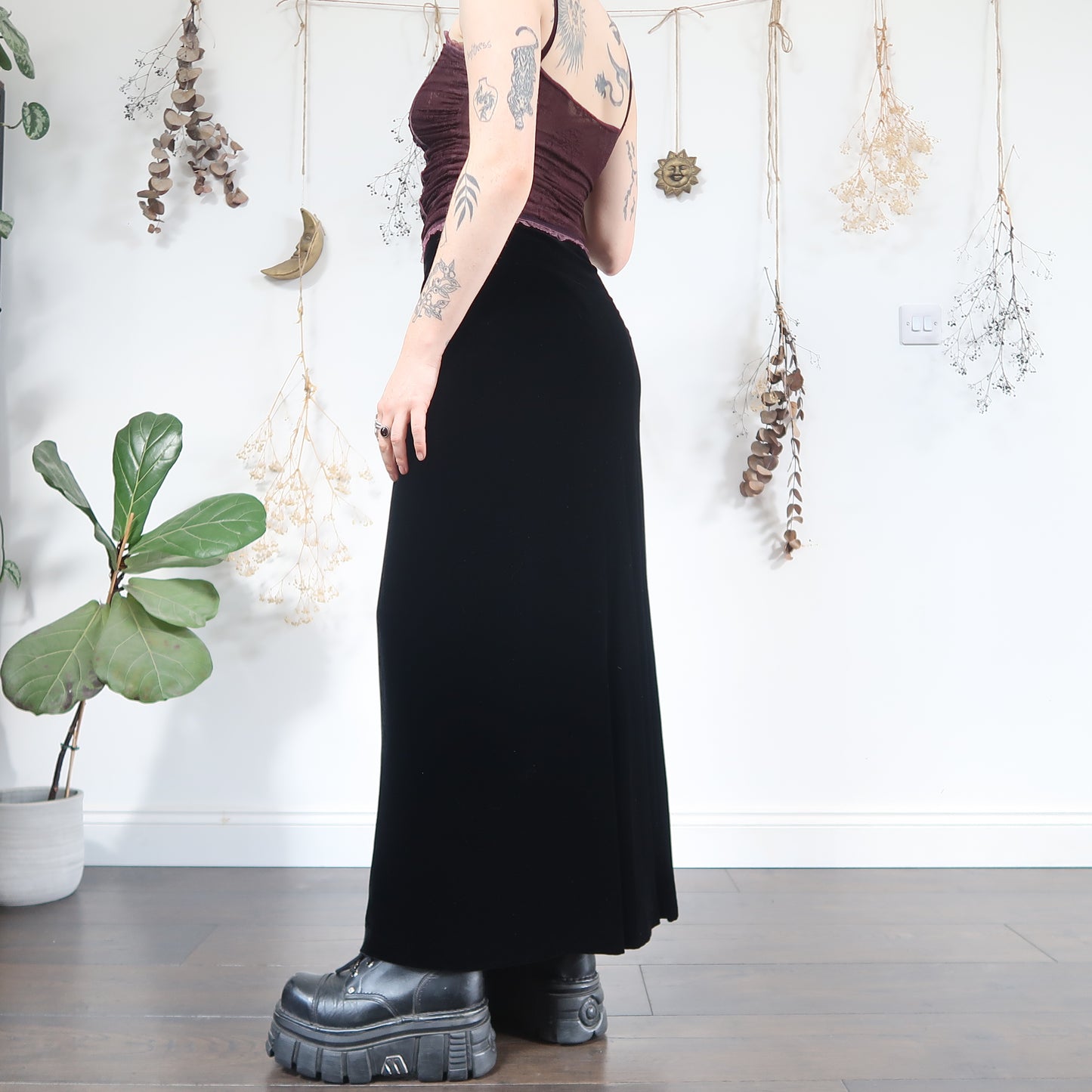Black velvet skirt - size S