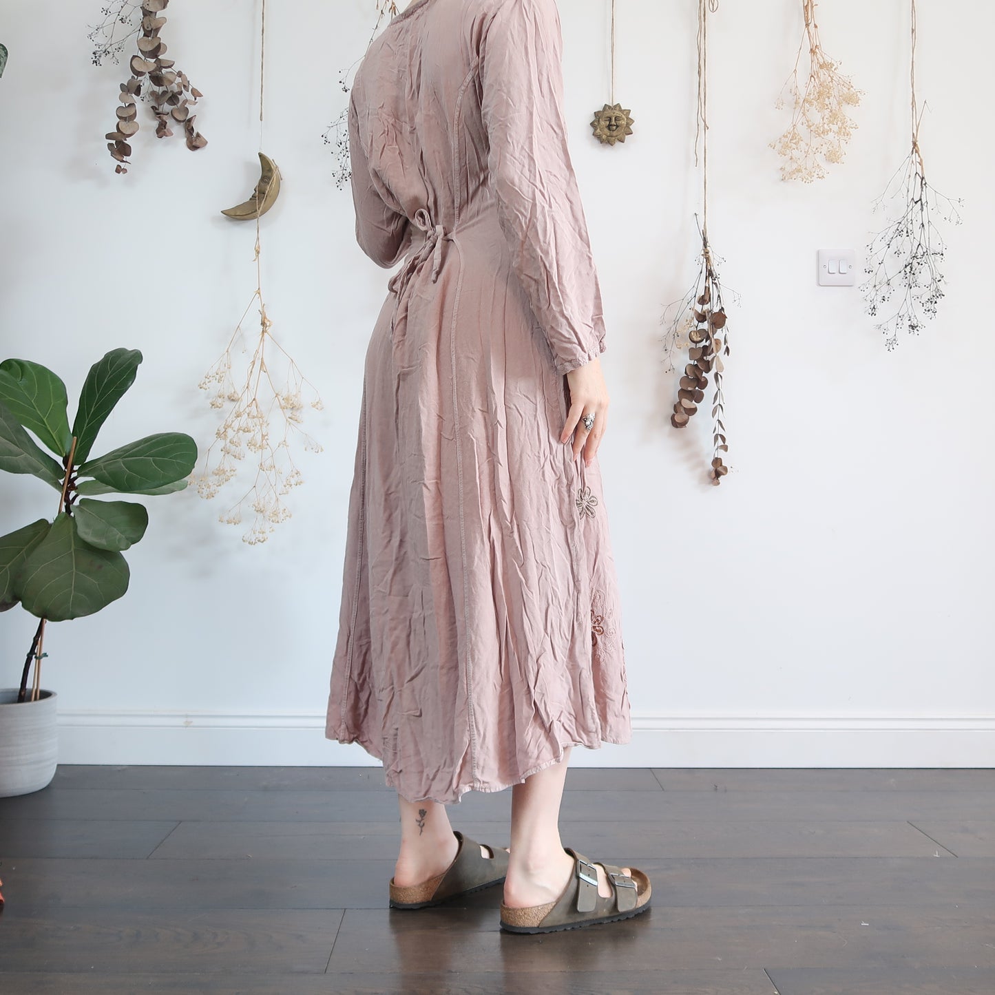 Embroidered dress - size M/L