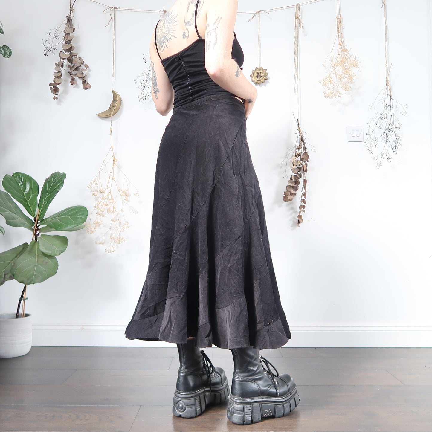 Black cord skirt - size L