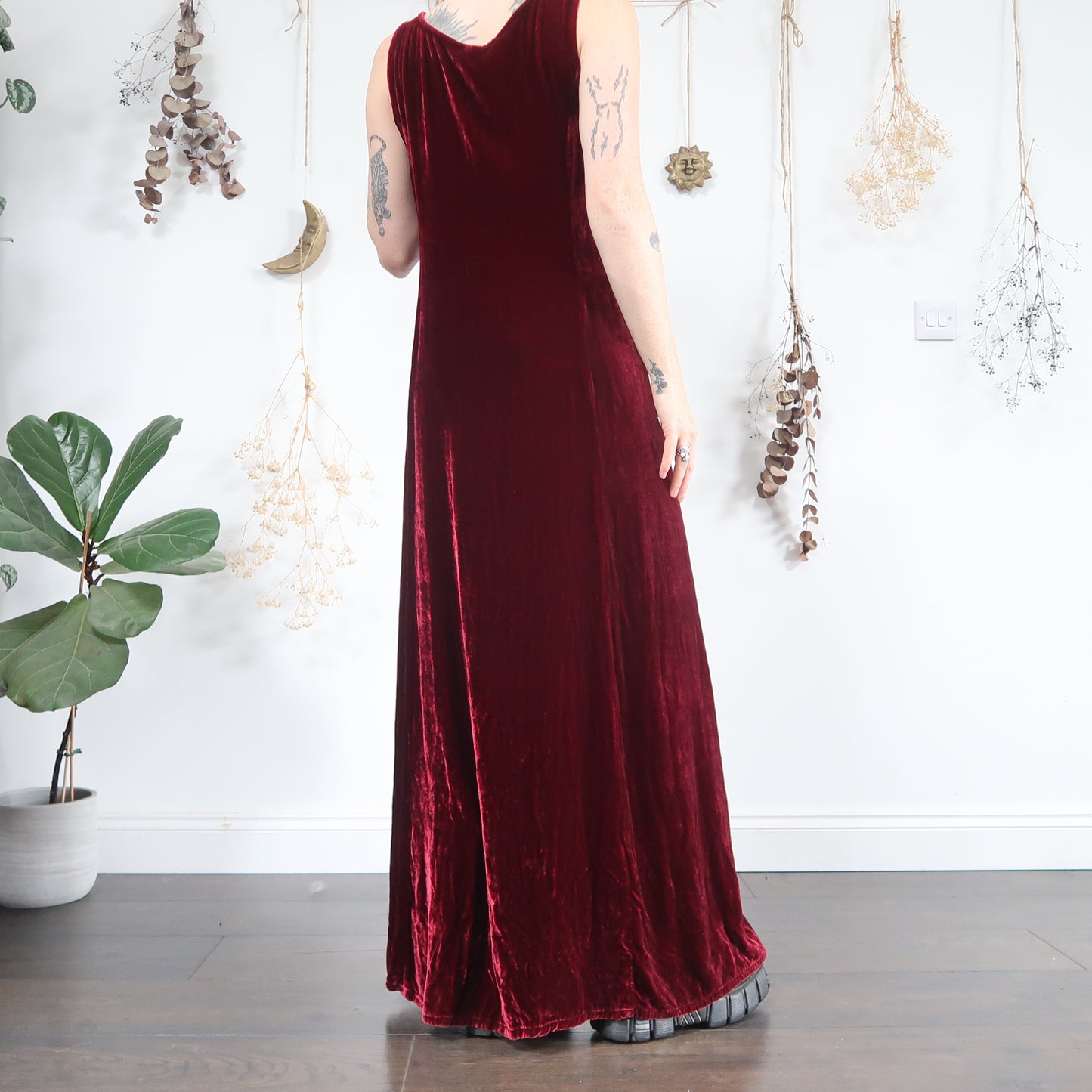 Red velvet dress - size M