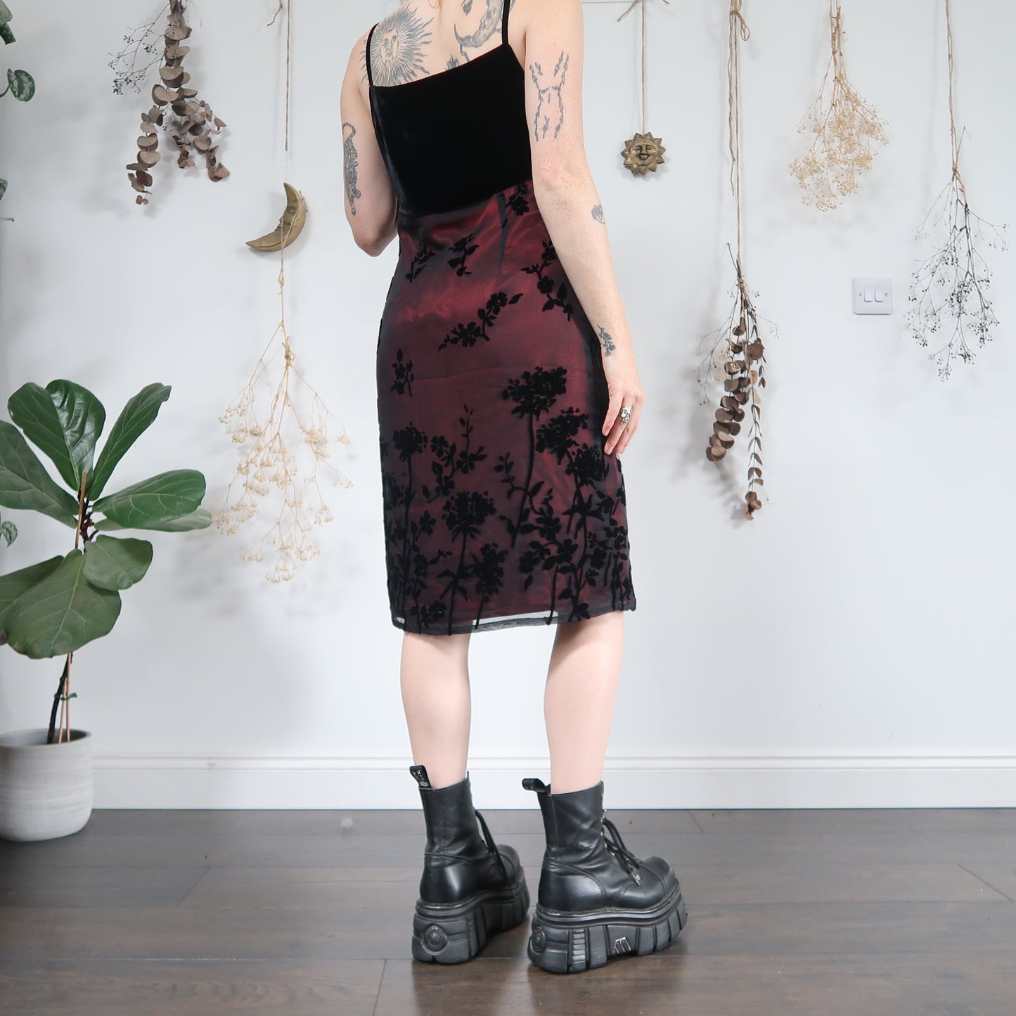 Red black velvet dress - size M