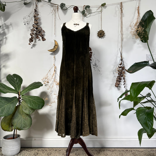 Moss green velvet dress - size M