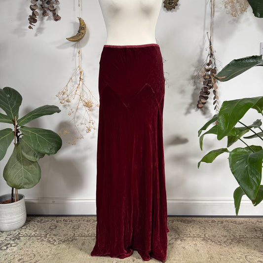 Red velvet skirt - size M/L