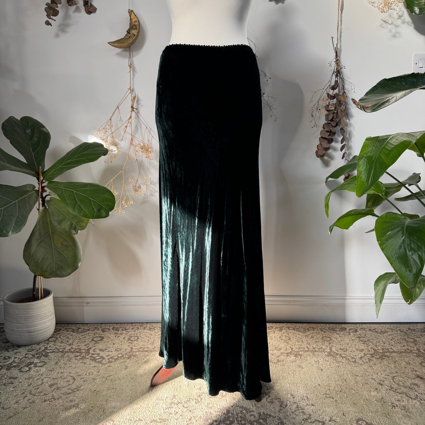 Green velvet skirt - size M