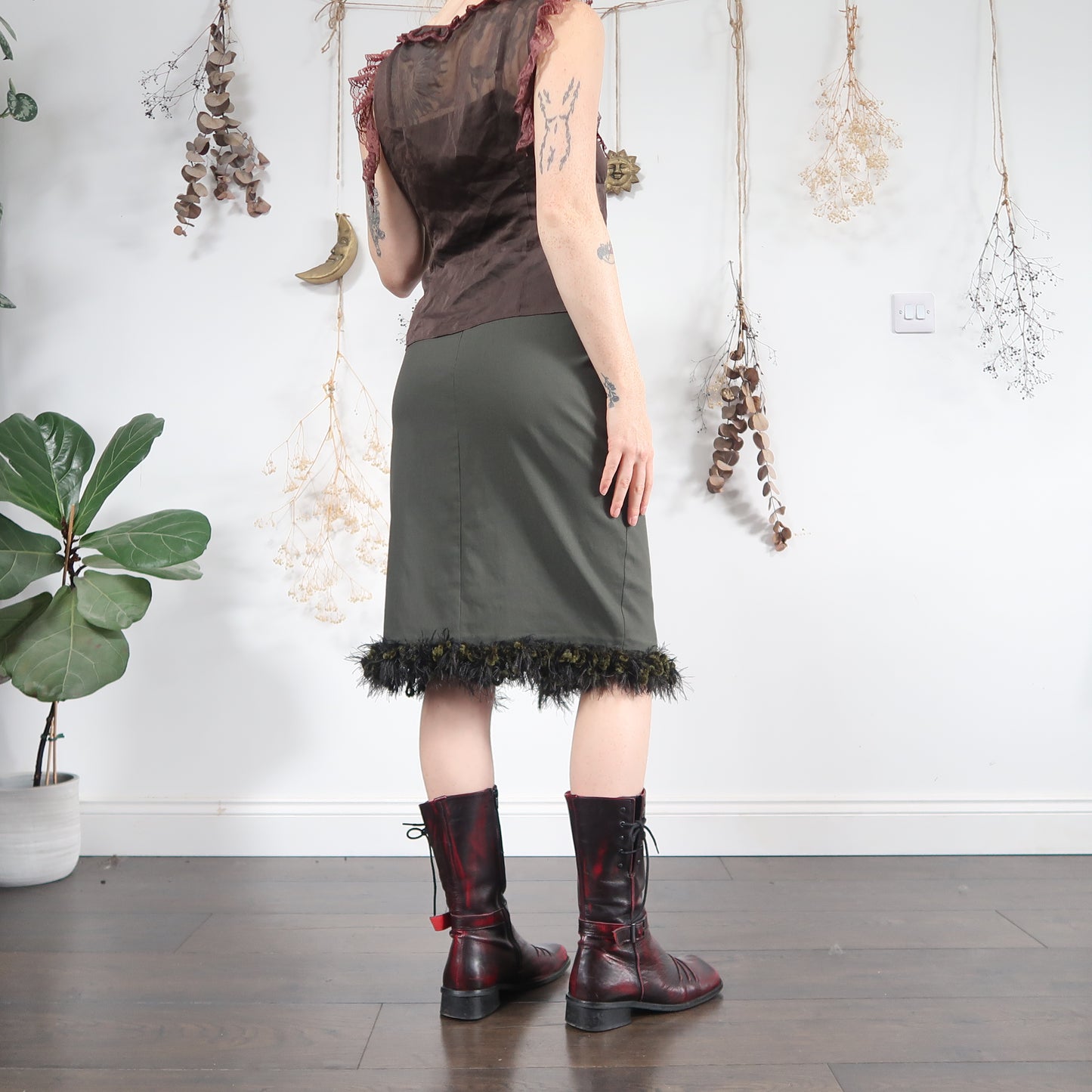 Khaki midi skirt - size M