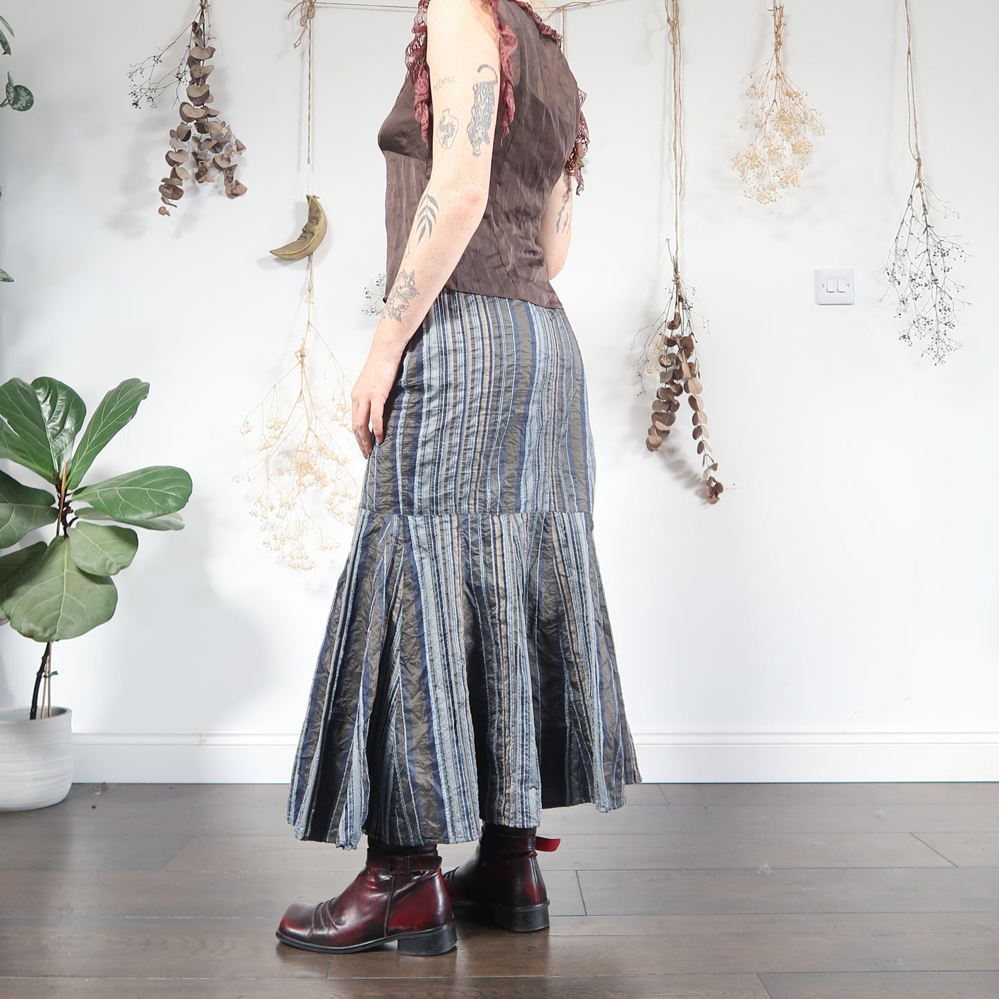 Blue stripe skirt - size M