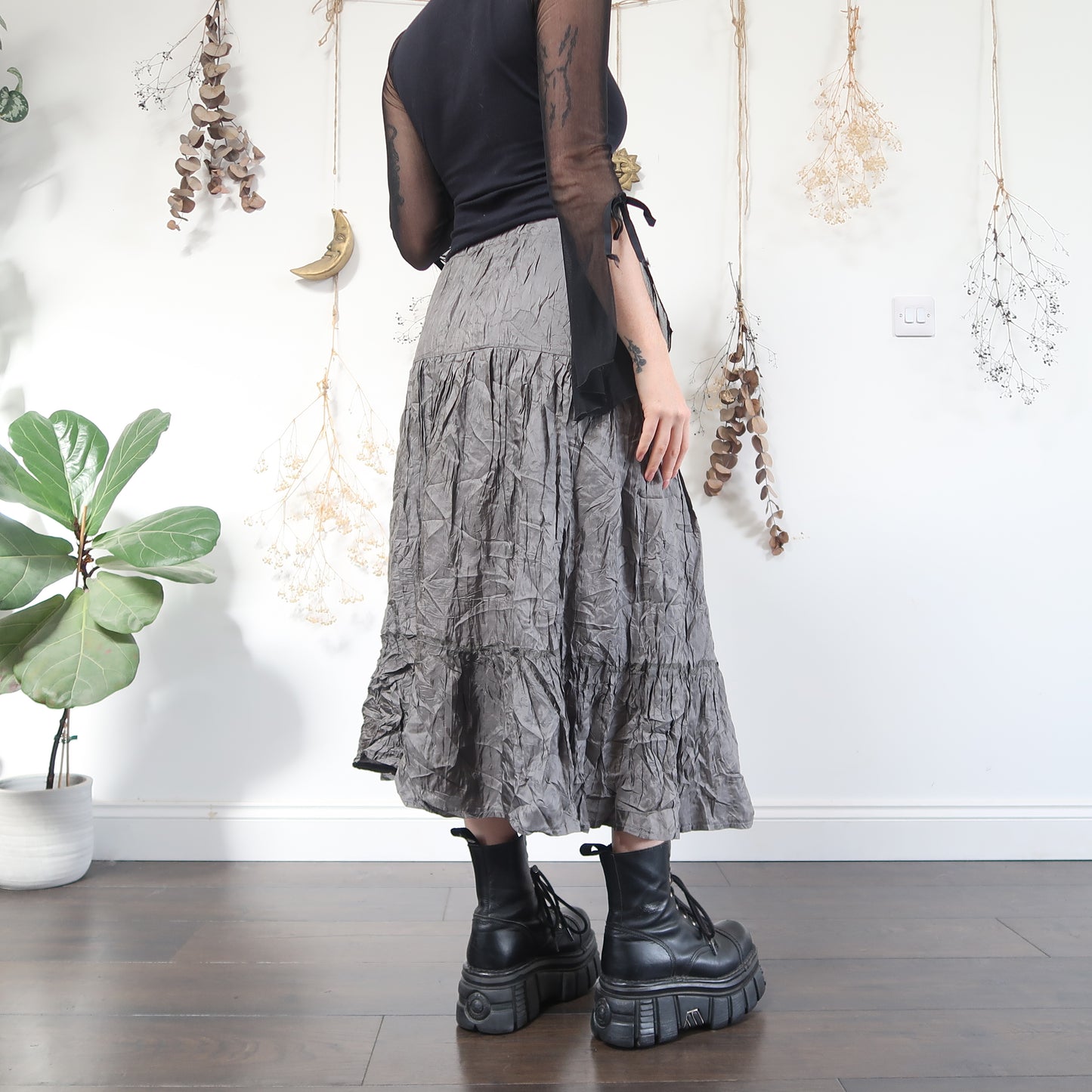 Silver grey skirt - size M/L