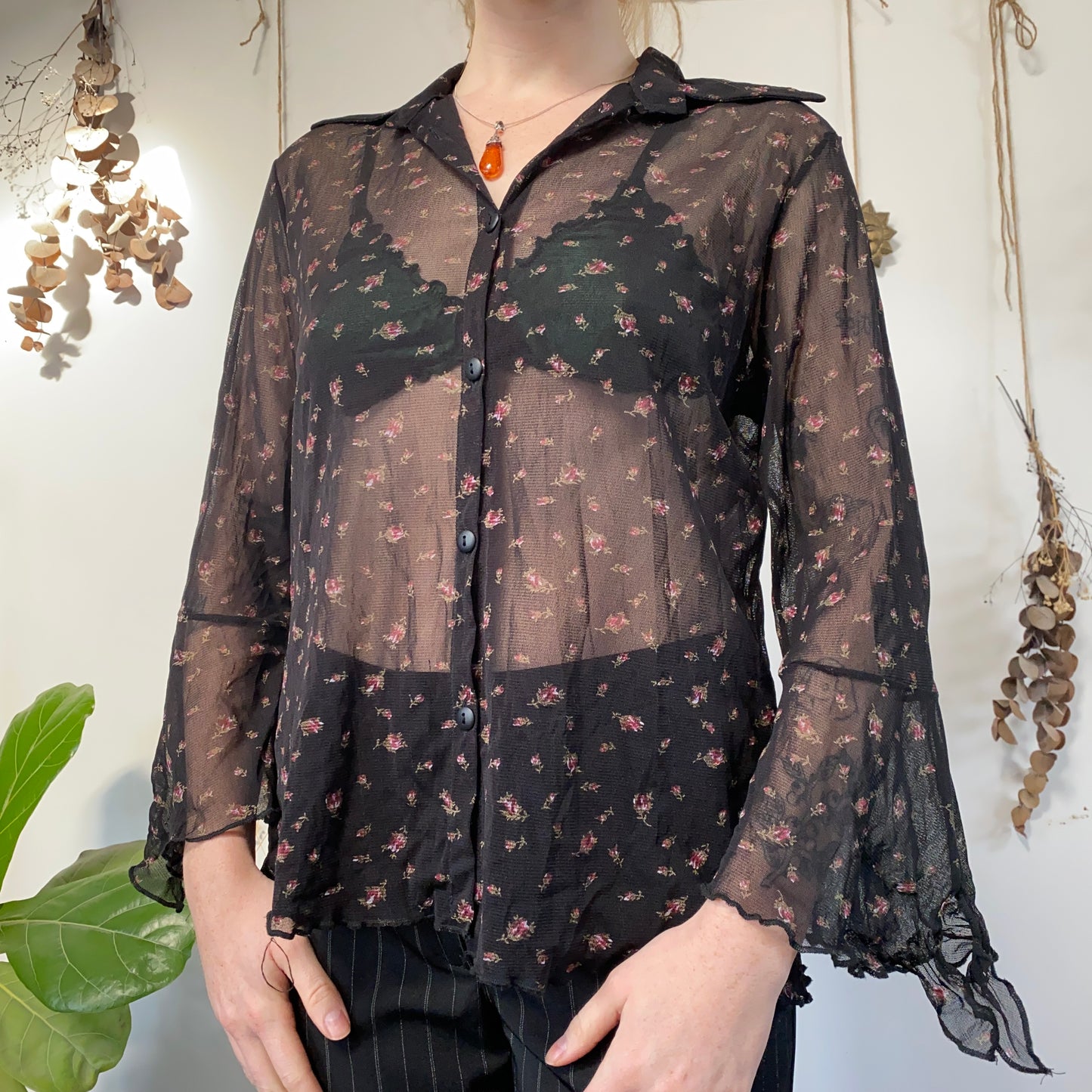 Floral mesh shirt - size L/XL