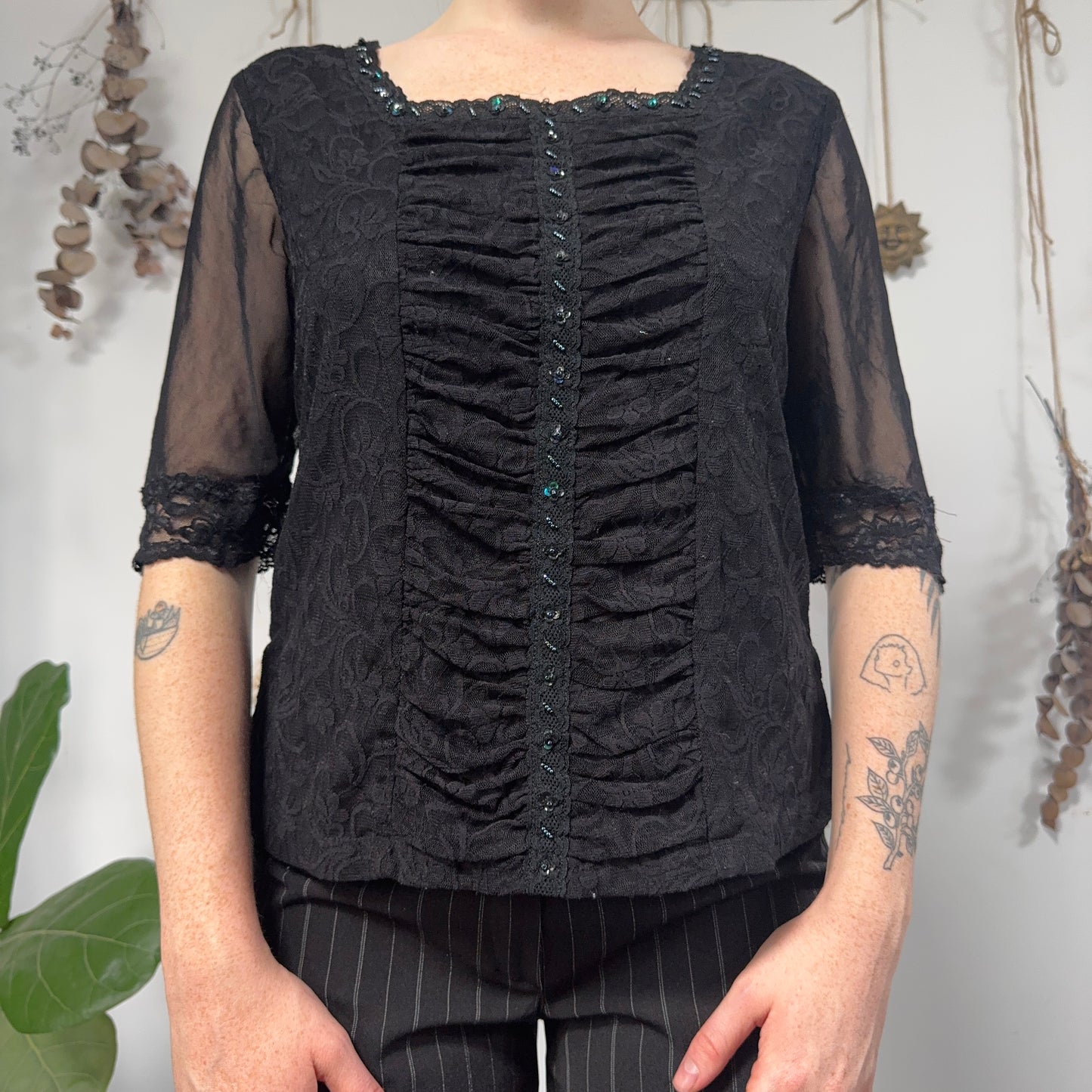 Black lace mesh top - size L