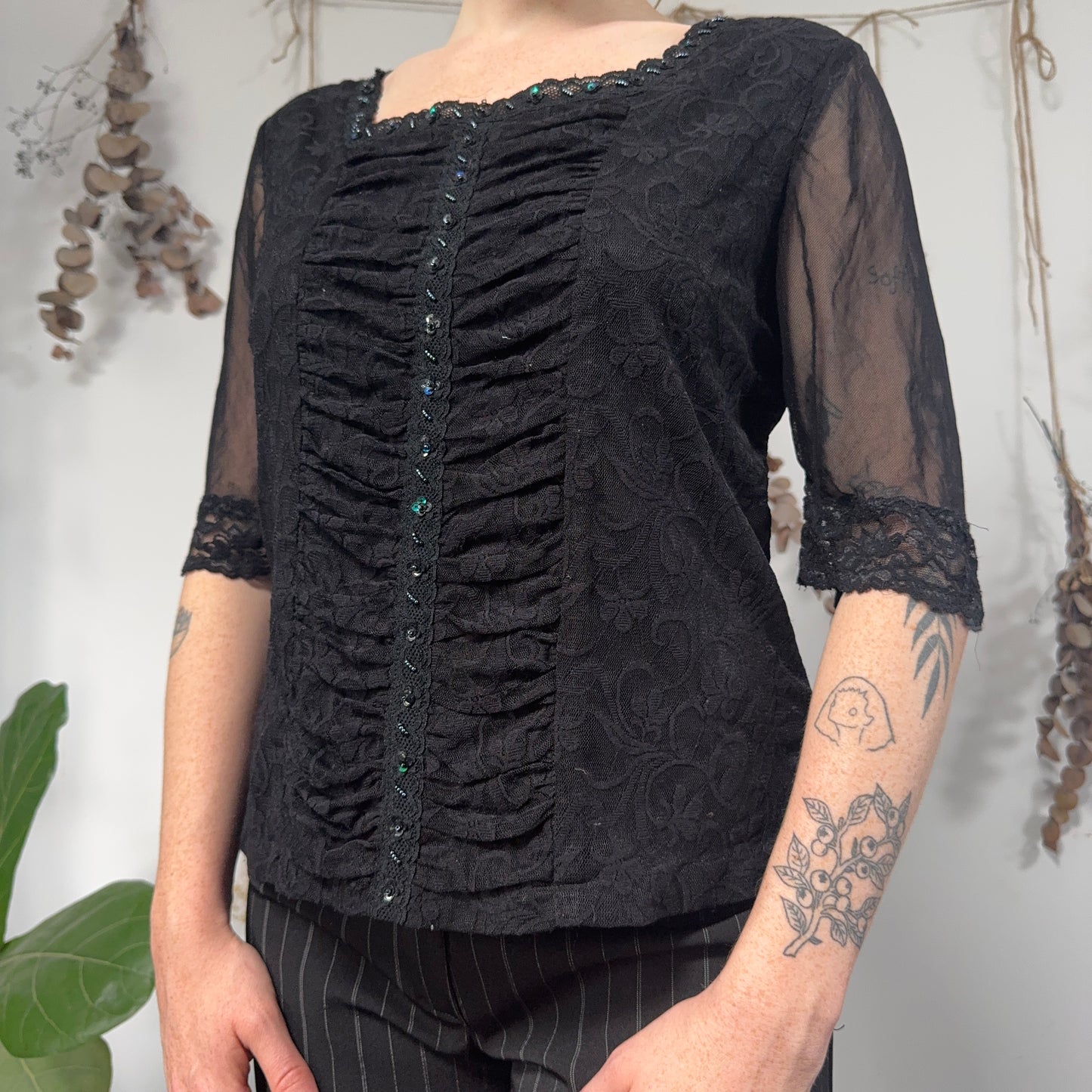 Black lace mesh top - size L