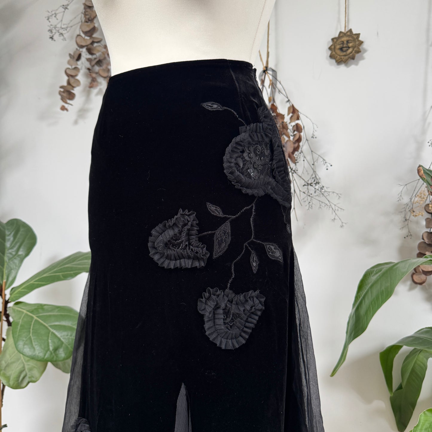 Black velvet skirt - size XS/S