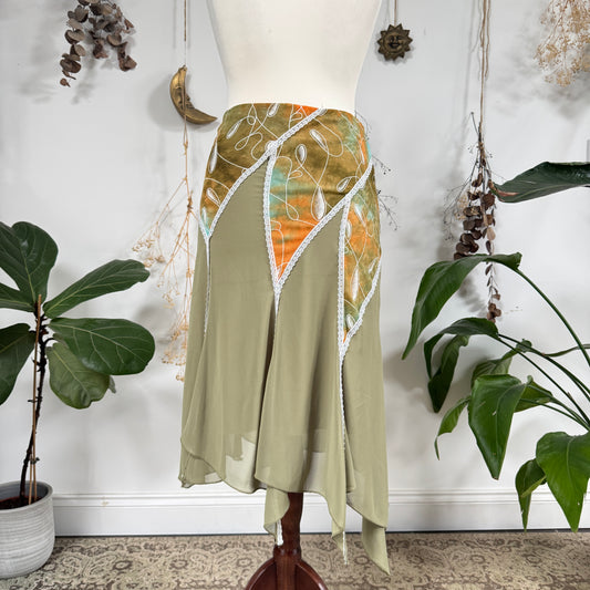 Asymmetric flowy skirt - size M